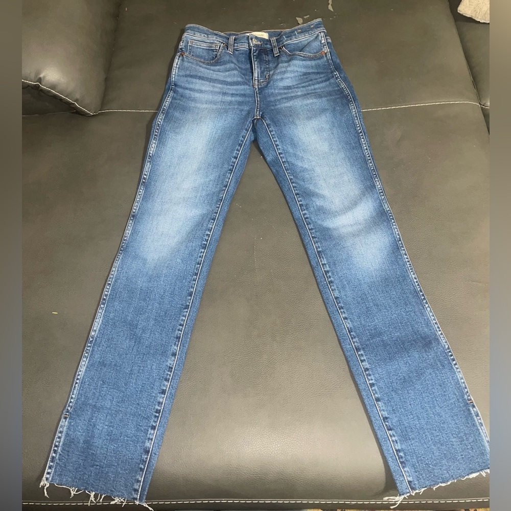 Madewell Mid Rise Stovepipe Jeans
Size: 26
Condition: NWOT (New Without Tags